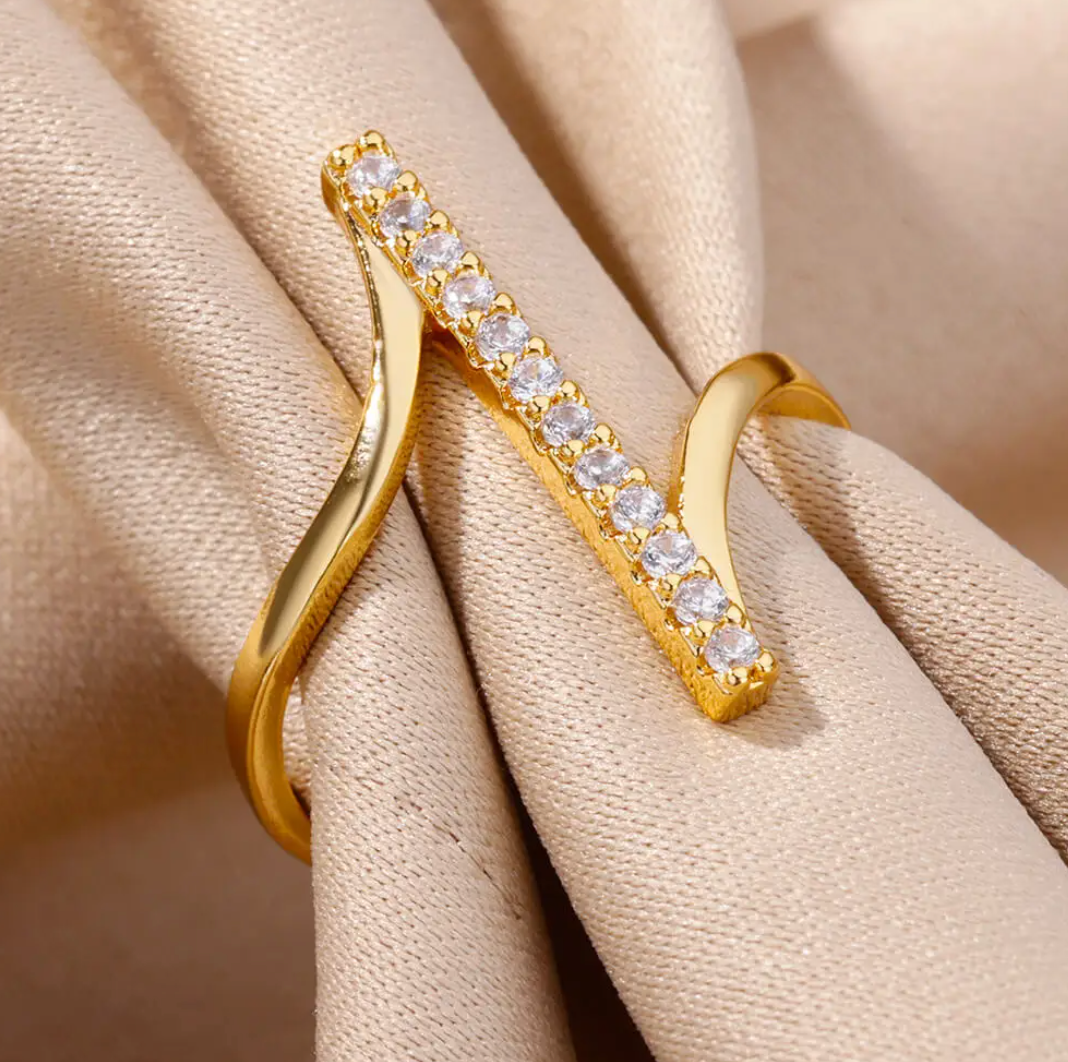 Life Line Ring with Zirconia in 18K Gold Plating