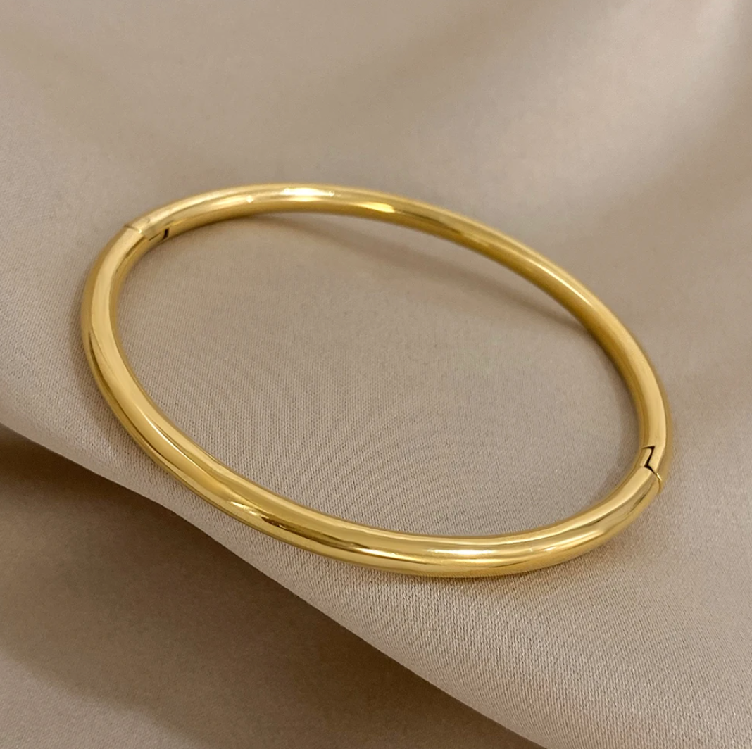 Thick Closed 18K Gold Plated Bracelet