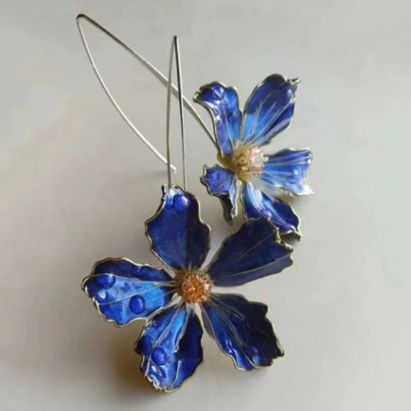 Vintage-style blue floral earrings
