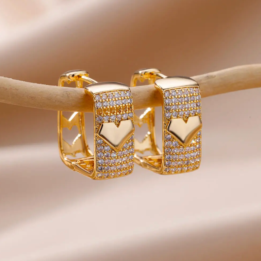 Thick Hoop Earrings with Heart and Zirconia in 18K Gold Plating