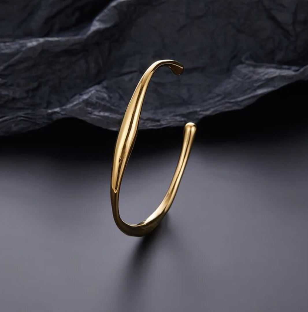 Thin Small Flower Bracelet with Zirconia in 18K Gold Plating