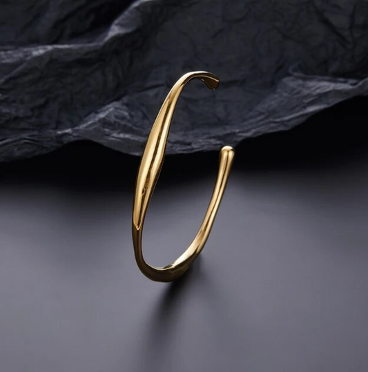 Thin Small Flower Bracelet with Zirconia in 18K Gold Plating