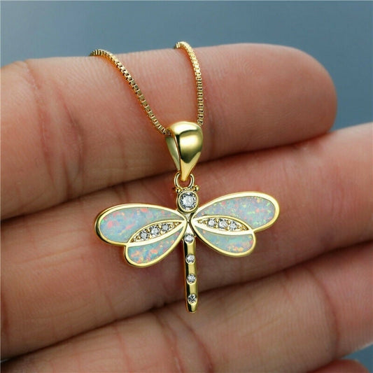 Gold pendant necklace in vintage style