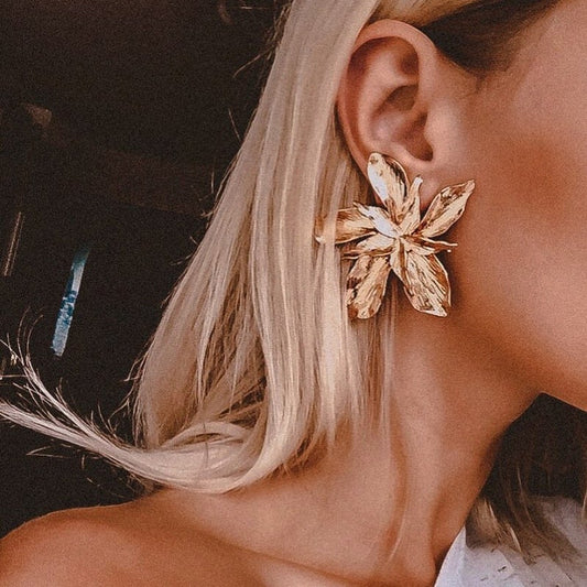 Gold mandala earrings with pearls in vintage style