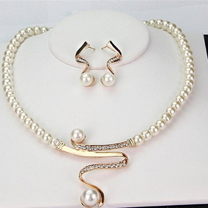 Necklace with natural pearls + earrings set