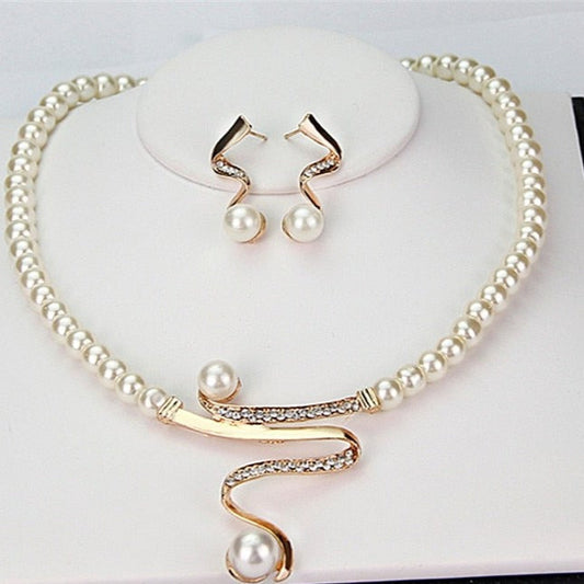 Necklace with natural pearls + earrings set