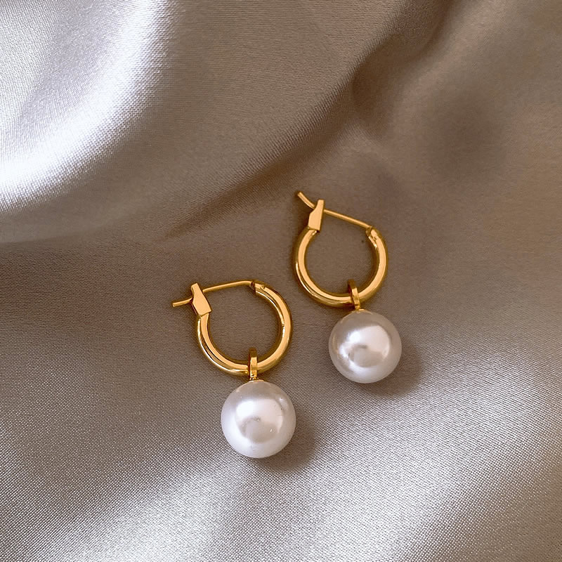Elegant Beaded Earrings in Gold