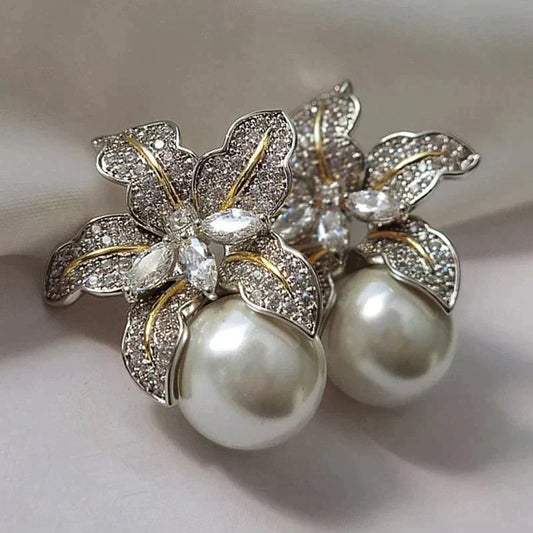 Elegant pearl flower earrings