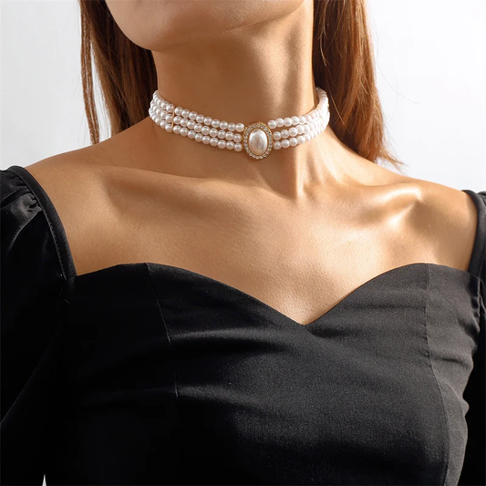 Elegant triple pearl necklace