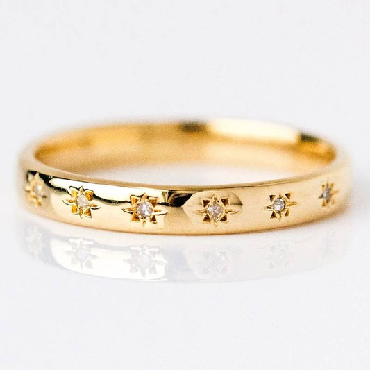 Vintage ring with cubic zirconia and gold