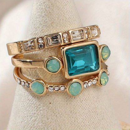 Vintage-style ring set with blue crystal